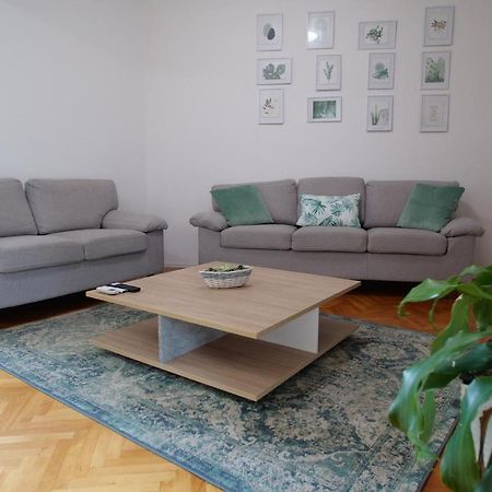 Arena Apartment With 3 Bedrooms In The City Center Pula Extérieur photo