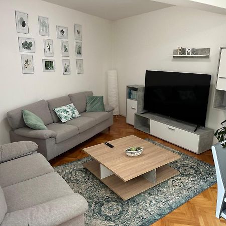 Arena Apartment With 3 Bedrooms In The City Center Pula Extérieur photo