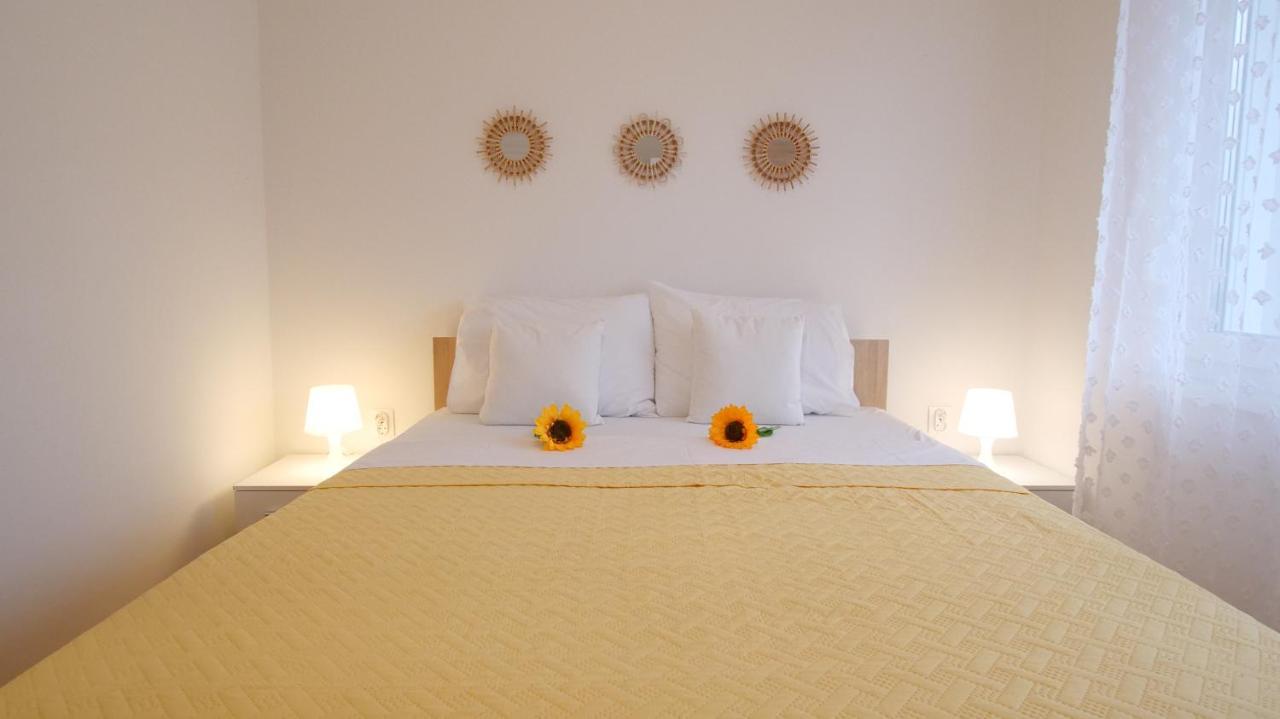 Arena Apartment With 3 Bedrooms In The City Center Pula Extérieur photo