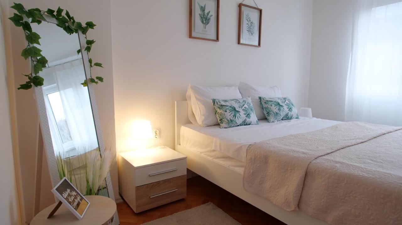 Arena Apartment With 3 Bedrooms In The City Center Pula Extérieur photo