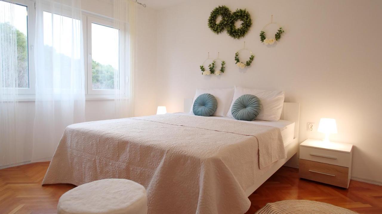 Arena Apartment With 3 Bedrooms In The City Center Pula Extérieur photo