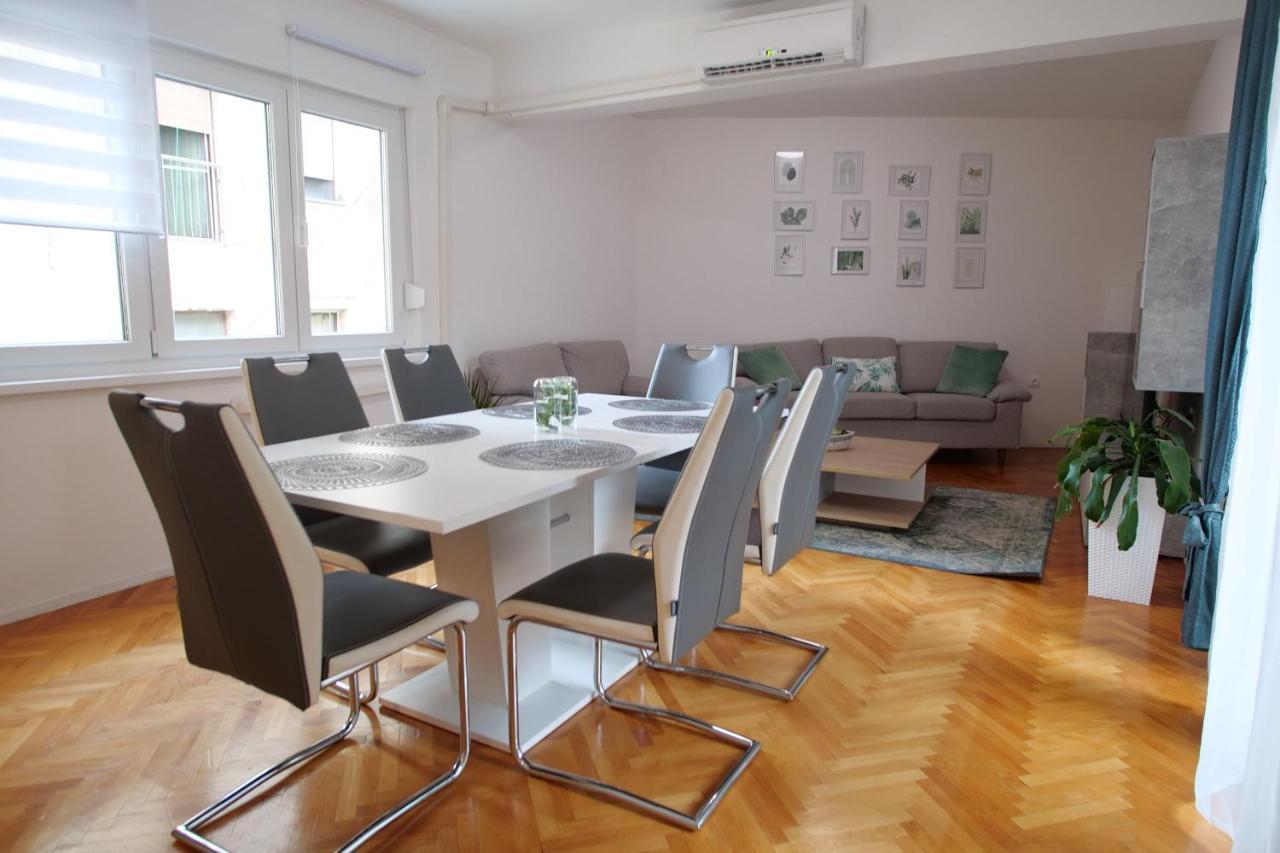 Arena Apartment With 3 Bedrooms In The City Center Pula Extérieur photo