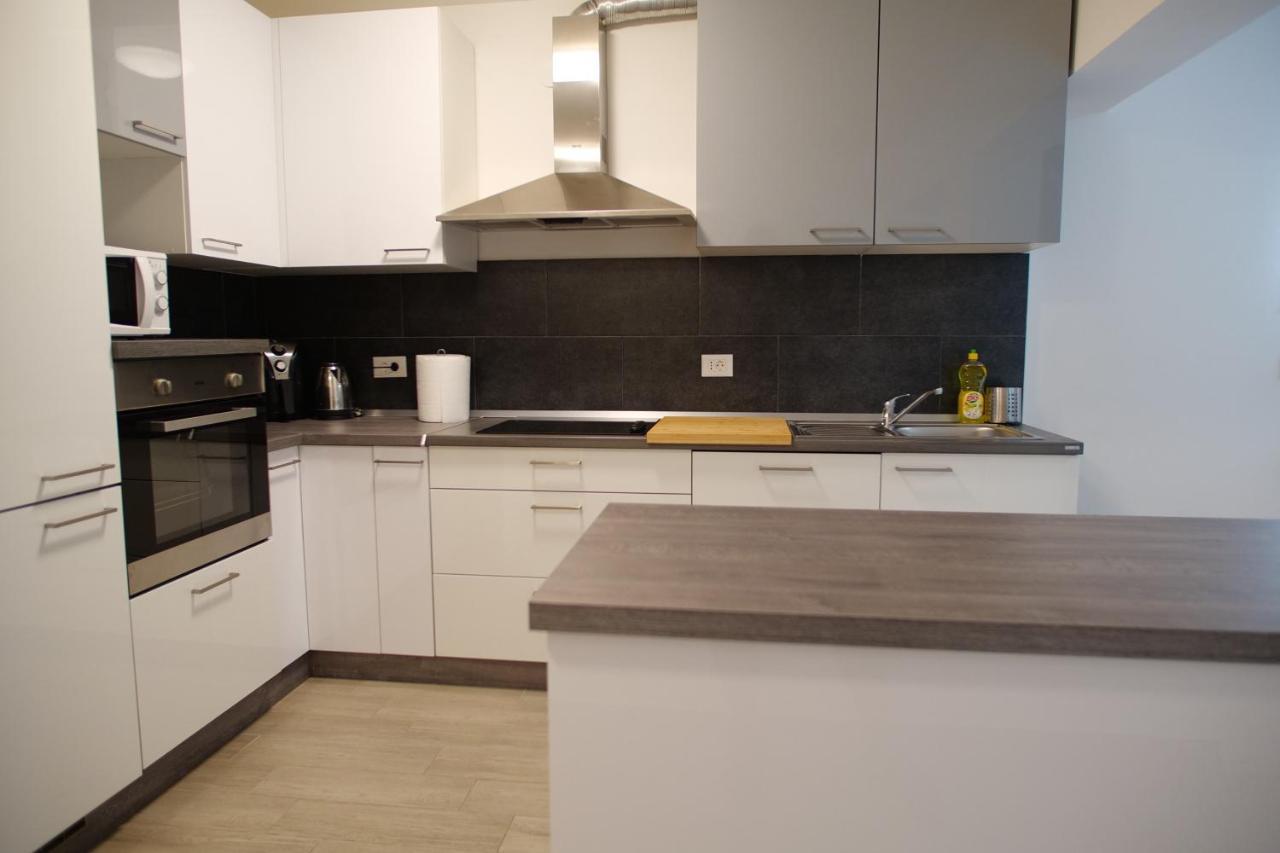 Arena Apartment With 3 Bedrooms In The City Center Pula Extérieur photo
