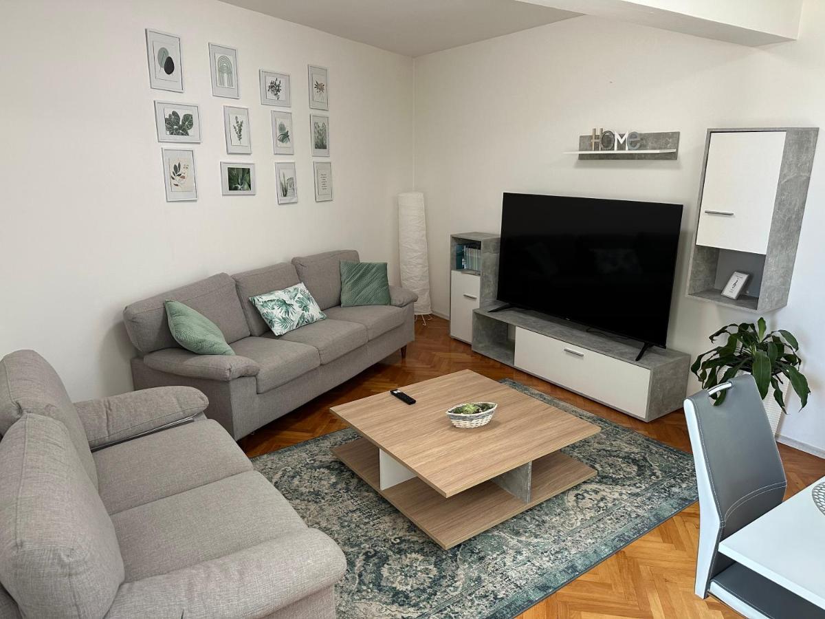 Arena Apartment With 3 Bedrooms In The City Center Pula Extérieur photo